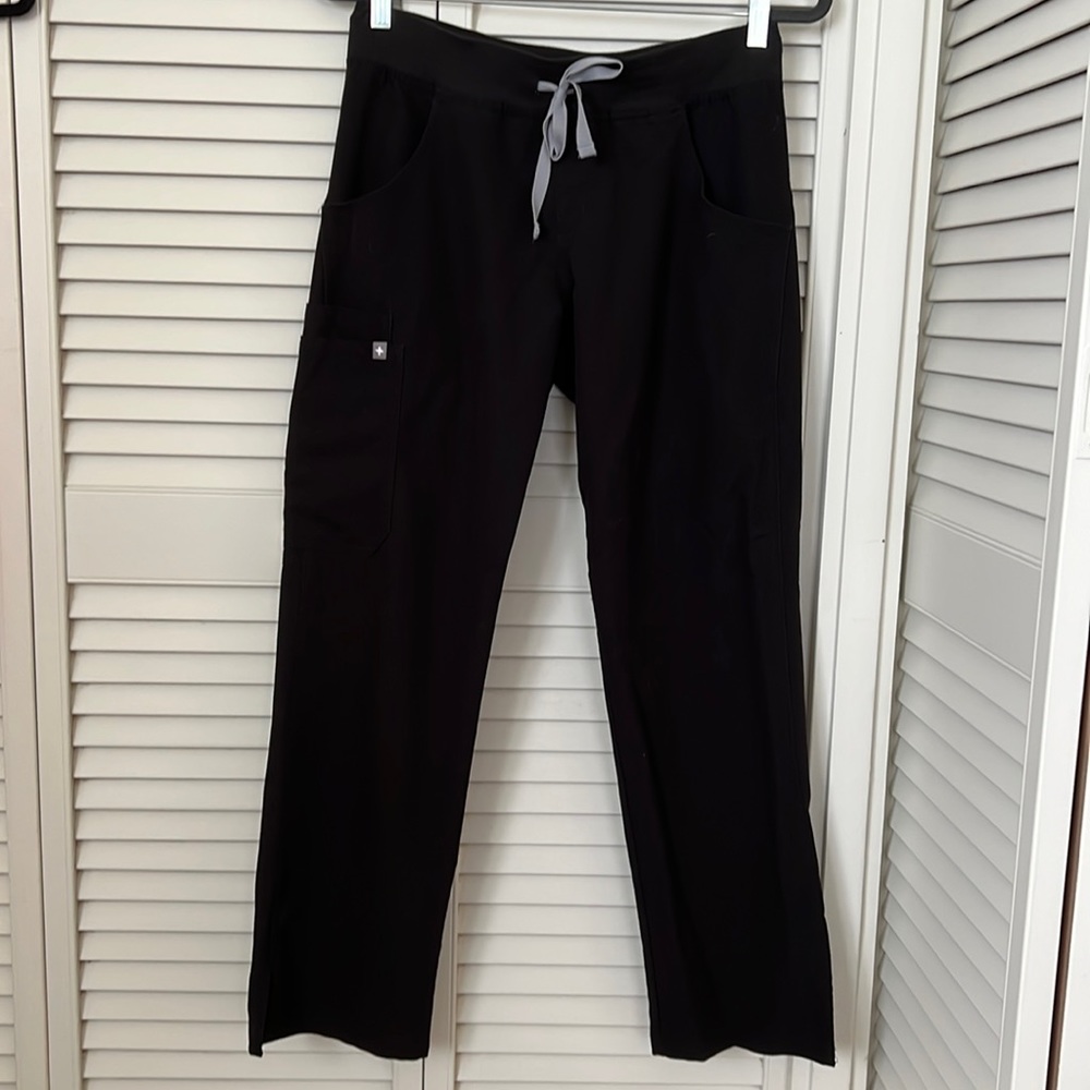 FIGS black scrub pants